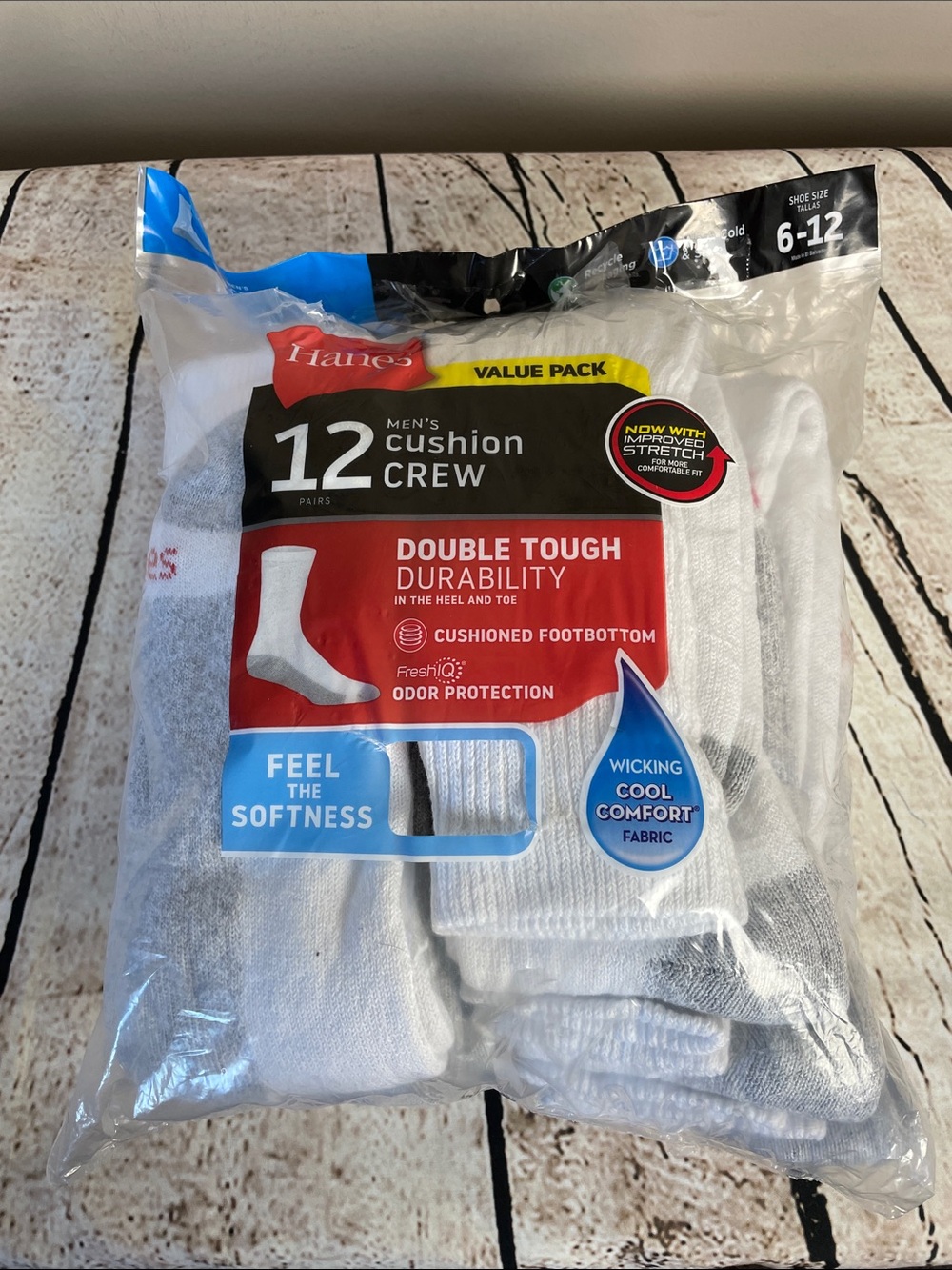 Hanes Men’s White & Gray Cushion Crew Socks 12 (11) Value Pack One Pair Missing